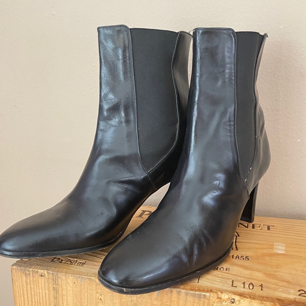 Always Chic!  Vintage Ralph Lauren Black Chelsea Leather Ankle Boots 3" Heel 9.5 - Picture 3 of 14